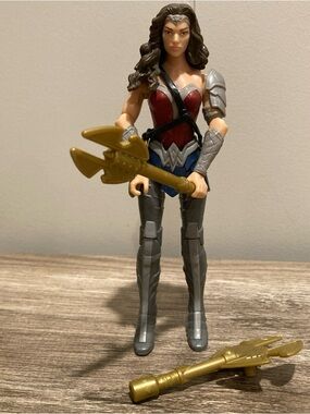 Mattel DC Justice League Wonder Woman 6” Battle Ready Action Figure Posable Arms